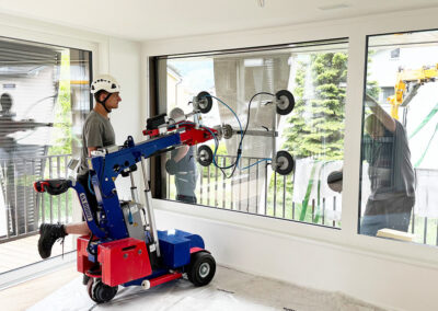 Rota Bau und Service GmbH: Fenstereinbau mit Maschine